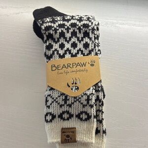NWT-Bearpaw Socks